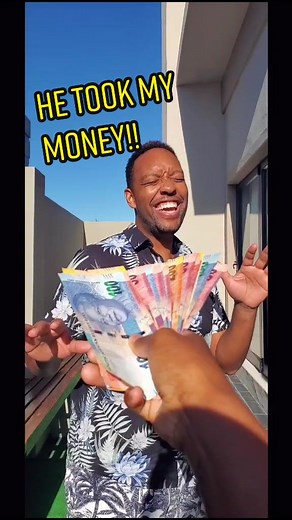 Somebody please eWallet me R2,000 now.🥺 #TikToksa #southafricatiktok #zulu #southafricancomedy #internationallove #couplegoals #fyp
