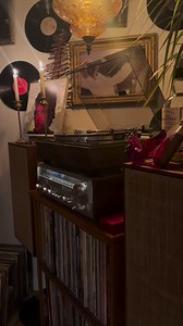 ☎️ “Special request Sunday” This one’s for Nancy, Enjoy!! This amazing song was written for the soundtrack of the 1973 film Pat Garrett and Billy the Kid. “Knockin’ on Heaven’s Door”, Bob Dylan, 1973....#bobdylan #knockingonheavensdoor #knockinonheavensdoor #70s #70music #thevinylloungemtl #vl #vinylmontreal #vinyl #vinylcollection #vinylcommunity #vinylcollector #vinylrecords #vinyllover #vintageaudio #vintageaudiogear #pioneersx820 #pioneer #pioneerpl12d #dynacospeakers #montreal | The Vinyl L