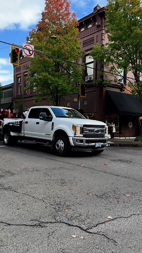 This Friday, Sept. 26, is Mac High’s Homecoming Parade! Join us along the parade route to celebrate this tradition (starts about 2:20 p.m. from the high school). Best places to watch? NE Evans in between 14th and 5th streets and downtown on Third Street between Galloway and Cowls! #MHSGrizzlies | McMinnville Downtown Association