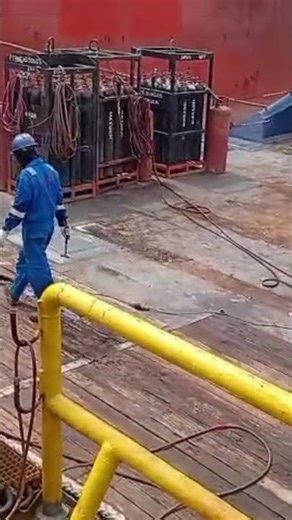 aktifitas para pekerja galangan kapal repair supplay boot. #shipyard#shipbuilding#galangankapal#fyp