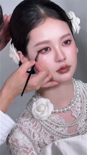 Discover the Power of Thousand Gold Makeup - Unveil the Secret