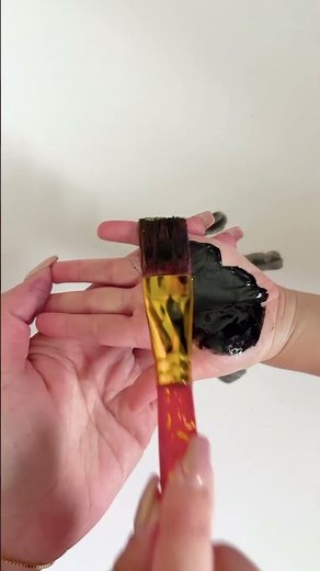 Quick and easy #halloween crafts! #kidsactivities #kidsvideo #kidspainting #craftykids #halloweenart