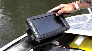 Lowrance Pro Dean J Silvester runs through how to link your Elite Ti2 units over Wifi... See the Elite Ti2 range here ---> https://bit.ly/2YQ6GDB | Lowrance