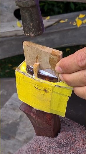 Short video of the process of making a beautiful axe handle #woodworking #shorts