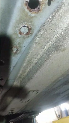 Ford Escape leaking transmission fluid problems