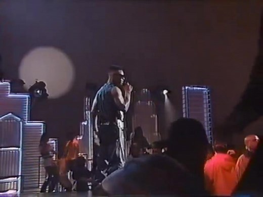 Lorenzo Smith - I Can't Stand The Pain (Soul Train) | Classic's