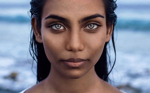 Do Blue Eyes See Better in the Dark? This Is What Experts Say