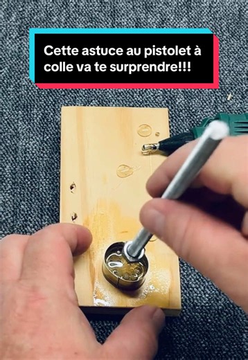 Astuce pour construire une poignée avec le pistolet à colle. #astuce #bricolage #colle #pistoletacolle #fabrication
