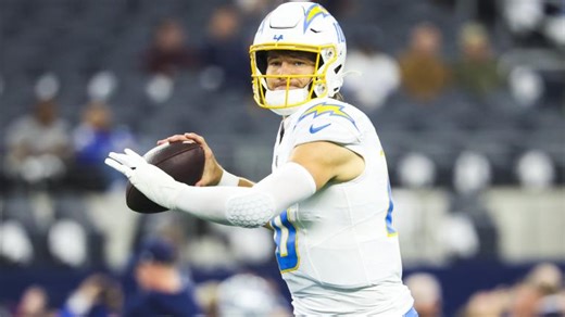 Justin Herbert injury update: Latest news on Chargers QB's status in Week 17 game
