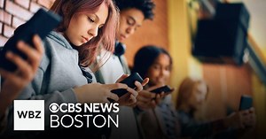 Excessive phone usage can affect a teenager's mental health, research shows