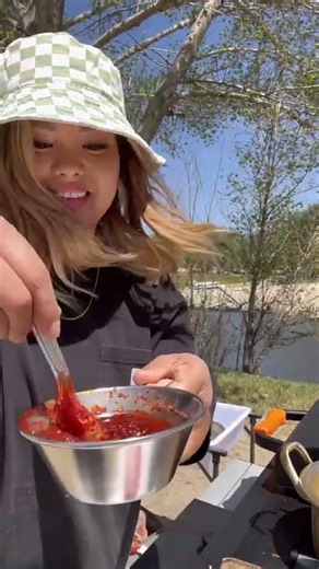 Full camp kimchi stew recipe on IG: chefanietea #kimchi... #Shorts #stephvnietea
