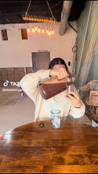 Testing a chai and matcha latte💚🧋#CapCut