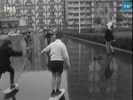 55K views · 595 reactions | DÉBUT DU SKATE. En 1966, le skate inventé par un Californien qui ne pouvait pas surfer s'appelle encore le roll-surf. Car au lieu de surfer sur des vagues, on glisse sur des roulements à billes. Et déjà, les premières compétitions d'acrobaties apparaissaient. | INA | Facebook