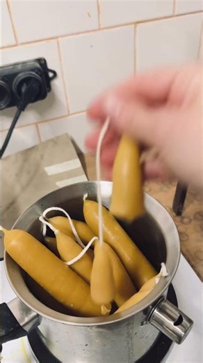 Aj toto je súčasťou výroby sviečok