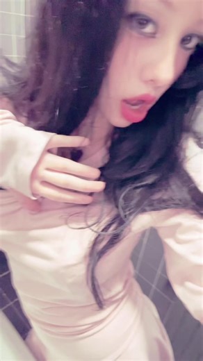 College bathroom is such a vibe #fyppppppppppppppppppppppp #amywinehouse