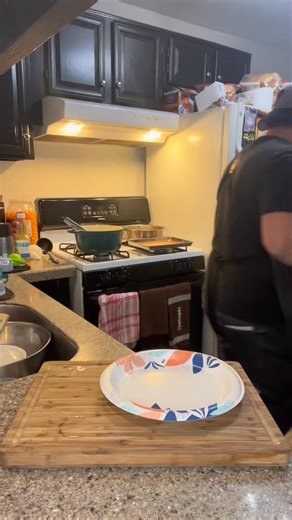 Shrimp Scampi! Ingredients： Shrimp - 1 1⧸2lbs Linguine - 1lb Butter - 1 stick Onion - 1 Garlic - 6-8 cloves Parmesan - all of it…it’s been a rough year Olive Oil Salt Pepper Italian Seas | Cooking With Kian