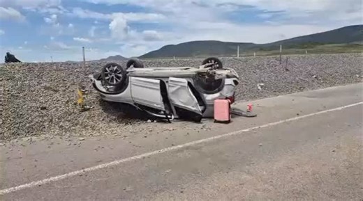 How can we prevent rollover crashes? Slow Down and Don’t Drive Distracted! arrr.co.za/IL2TQ #ArriveAlive #RolloverCrashes | ArriveAlive.co.za
