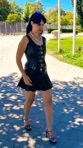 Shade in The Park 🖤 #leather #fashion #heels #shorts