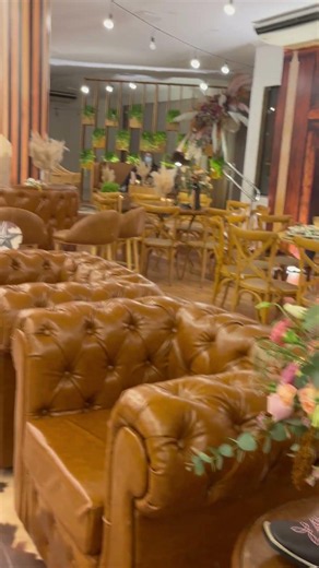 Luxury and refinement Sweet 15 party #valmirpaesdesignfloral #sweet15 #party