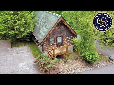 Cozy Cabin! Hot Tub, King Bed, Fireplace, & Pool | Gatlinburg (TN), United States | Hotel Review 🌟