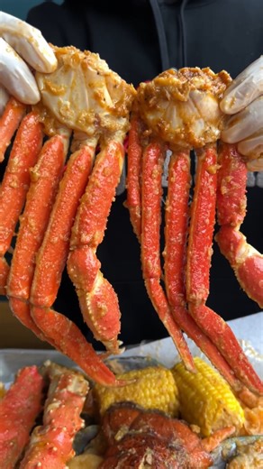 502K views · 10K reactions | Our 혾홝홞홣홖황홤홬홣 홡홤환홖황홞홤홣 is open for lunch today starting at 12PM. New Hours for Chinatown: Mon (Closed) Tues-Fri (5-10PM) Sat (12-8PM) Sun (12-6PM) The Lakeview and South Loop locations are open regular hours. #lowcountrychi Sound: Boogie Shoes - KC & The Sunshine Band | Lowcountry South Loop | Facebook