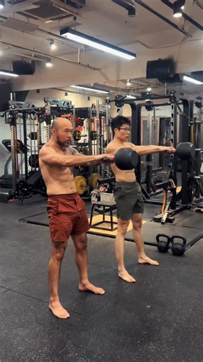 Victor Rowse on Instagram: "If in doubt, swing it out. Powerful finisher for our kettlebell swing workout today. 10 rounds using 32kg of the following: Standard Swings 3 reps Squat Swings 3 reps High Pull Swings 3 reps American Swings 3 reps Note the subtle differences between the different swings but also the commonalities - the powerful hip hinge underpins all of them + the natural rhythm of the movements is essential to good form. Offline teaching dates: 🇭🇰Hong Kong 7-8 Feb 🇪🇸Ibiza 21-22 