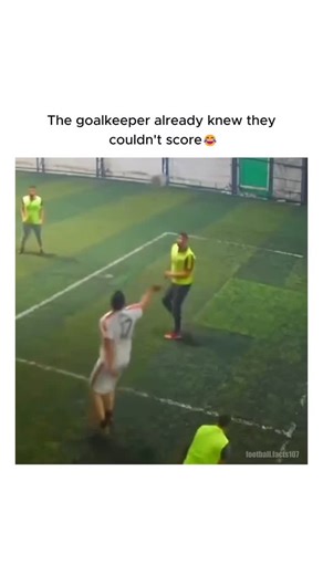 Foot Verse on Instagram: "@foottverse Diego Armando Maradona was born on October 30, 1960, in Villa Fiorito, Argentina, and rose from poverty to become one of football’s most iconic and controversial figures. Renowned for his unmatched dribbling ability, vision, and creativity, Maradona dazzled fans and dominated defenses during the 1980s and early 1990s. His most legendary achievement came in the 1986 FIFA World Cup, where he captained Argentina to victory. In the quarterfinal against England, 