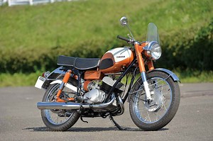 ヤマハ「YDS-1」の歴史と特徴を解説｜国産初の2ストローク・スーパースポーツモデル - webオートバイ