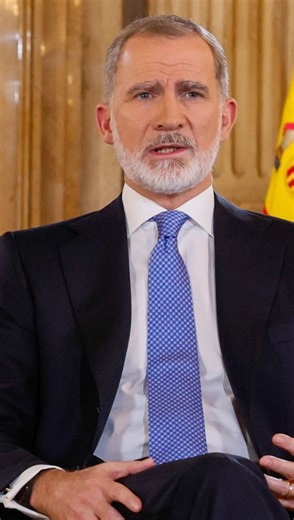 RTVE on Instagram: "Este 24 de diciembre tiene lugar el tradicional discurso del rey Felipe VI. Podrá seguirse, a las 21h, en directo en @la1_tve, @la2_tve, Canal 24 horas, @rne, @rtvenoticias, Youtube y @rtveplay"