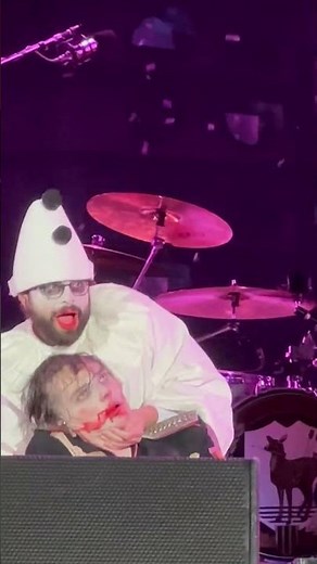 Gerard finally sings blood My Chemical Romance MCR 9/7/25 Boston