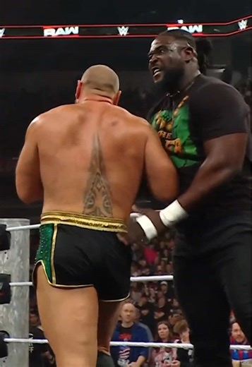 THE BIG BOIS GOING AT IT 😤😤😤 #WWE #ObaFemi #Rusev | Wwe Raw