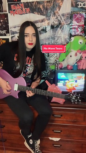 Female Guitarist Shreds 'No More Tears' in Epic Performance