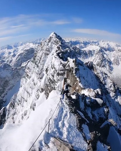 International Climbers | By : @philippreiter007 Easy route navigation 🧭: Just follow the ridge! 😜 . #TimeToPlay . @goprode @bergerlebnis_berchtesgaden @hellogetsafe... | Instagram