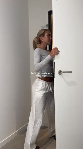 A girly get ready with me for a date night ✨ Dressing jeans up has become my new favourite thing to do when I go out 🤍 Wearing the Baggy style jeans from in Stone Washed Blue Size reference ~ XXS | Hannah Pearson