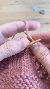 59K views · 195 reactions | Knitting backwards This is so convenient for bobbles, entrelac and short rows, because you don’t have to turn your knitting back and forth all the time. It’s one of my favourite techniques 臨 #knitting | Annaplexis | Facebook