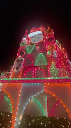 Disneyland It’s a Small World Christmas Lights!