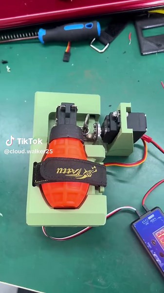 ‏Small things explode with great energy.#fpv #war #uav #Counter