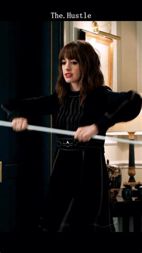 Blind Girl Test Goes Wrong! 😱 (Anne Hathaway & Rebel Wilson Scene) | The Hustle (2019)