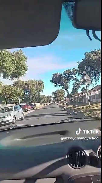 Driving School Tips: Mastering Clutch and Brake Techniques