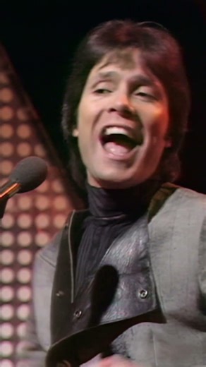 'It's Only Me You Left Behind' @Top Of The Pops #cliffrichard #topofthepops