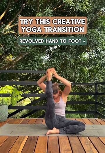 Save 🌟 this yoga transition and try it out in your next practice! #yogainspiration #yogateachertips #yogaflowideas #creativeyogaflow #yogasequence