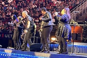 "Don’t Play That Song" (Audio Oficial) Canción que pertenece al concierto del 14 de febrero en el Toyota Center de Houston en Texas,útima interpretación hasta la fecha de este tema,durante la gira 2023 en EEUU. https://www.youtube.com/watch?v=I1pPA5jq1e0 | Springsteen & Rock Music