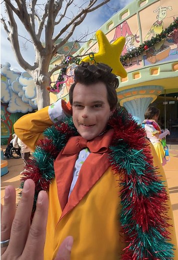 Meeting the Whos in Whoville at @Universal Orlando Resort is always so much fun! 🌟 #seusslanding #universalorlando #whoville #whovillechristmas #islandsofadventure