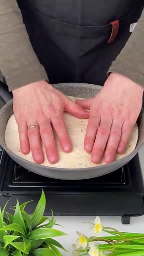#VNVideoEditor TORTILLA BREAKFAST PIZZA 🍳🧀🌯. QUICK & EASY BREAKFAST! Quick tortilla breakfast with eggs, chicken, tomatoes, and melted mozzarella. Easy skillet recipe ready in minutes. TORTILLA BREAKFAST PIZZA! INGREDIENTS: ● Tortillas — 2 Pcs. ● Eggs — 3 Pcs. ● Boiled or cooked chicken — 120–150 g ● Tomatoes — 2 Pcs. ● Mozzarella (grated) — 120–150 g ● Salt — to taste ● Black pepper — to taste ● Paprika — to taste ● Vegetable oil — for frying INSTRUCTIONS: 1. Heat a skillet over low heat and