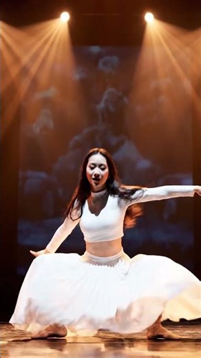 Viral Girl Dance Shorts 2025 | Modern Stage Performance