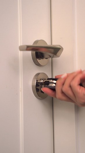 Black Friday Deal: 30% OFF LOC8 Motion🔥 Find your keys instantly with Apple Find My and keep them organized in one sleek, silent holder. Compact, secure, and perfect for everyday carry. | Journey - JRNY