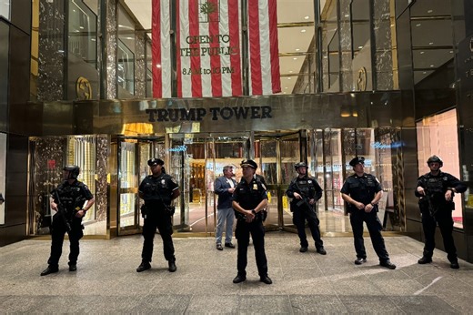Live from outside Trump Tower after shooting incidentLive from outside Trump Tower after shooting incident