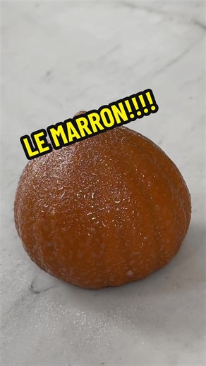 Le marron en trompe l’œil!!!! 🤔 un petit mont blanc revisité la dedans… 👌 #pastry #trompeloeil #guillaumemabilleau #marron #chesnut