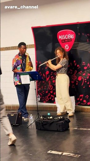 “Fly Me to the Moon” in the Paris Metro 🎷✨ | Saxophone & Flute Duo