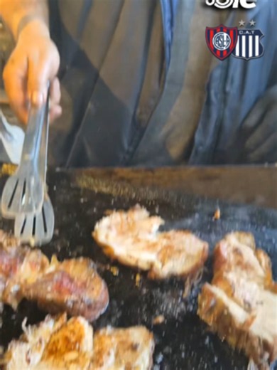 FUA, ESOS SÁNDWICHES EN LA PREVIA DE SAN LORENZO 🥪🤤 🏟️ A partir de las 19, el Ciclón recibe a Talleres por la octava fecha del Torneo Clausura 🔴🔵 🎥 @lucasbenda - @diego.paulich